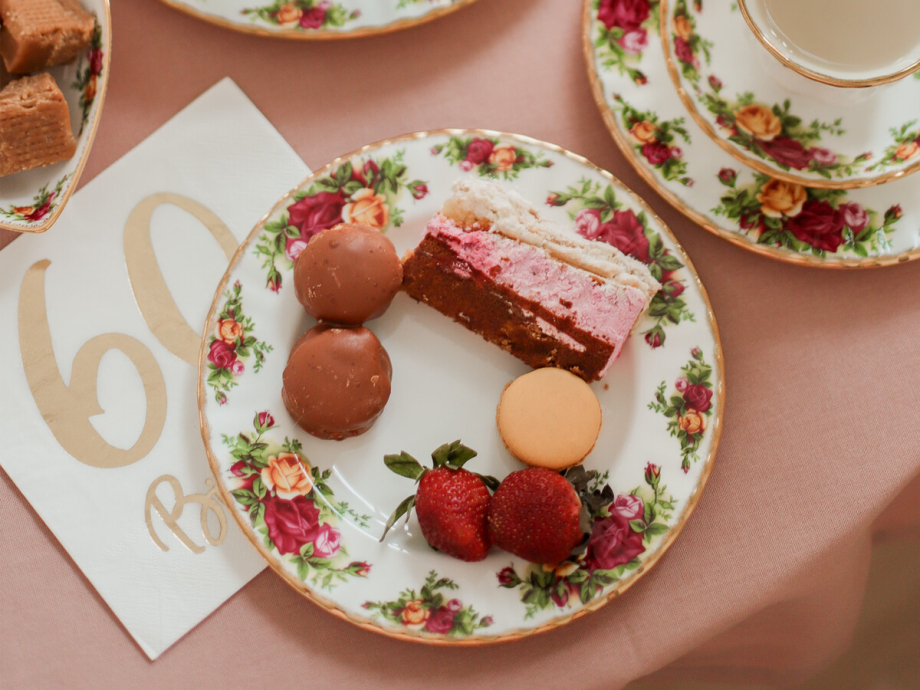 Old Country Roses Breakfast Set, 12 Pieces