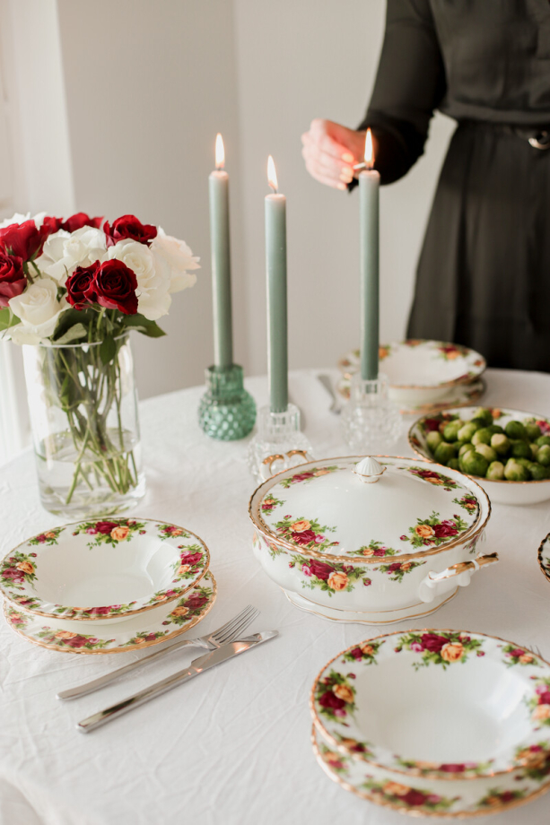 Old Country Roses Breakfast Set, 12 Pieces